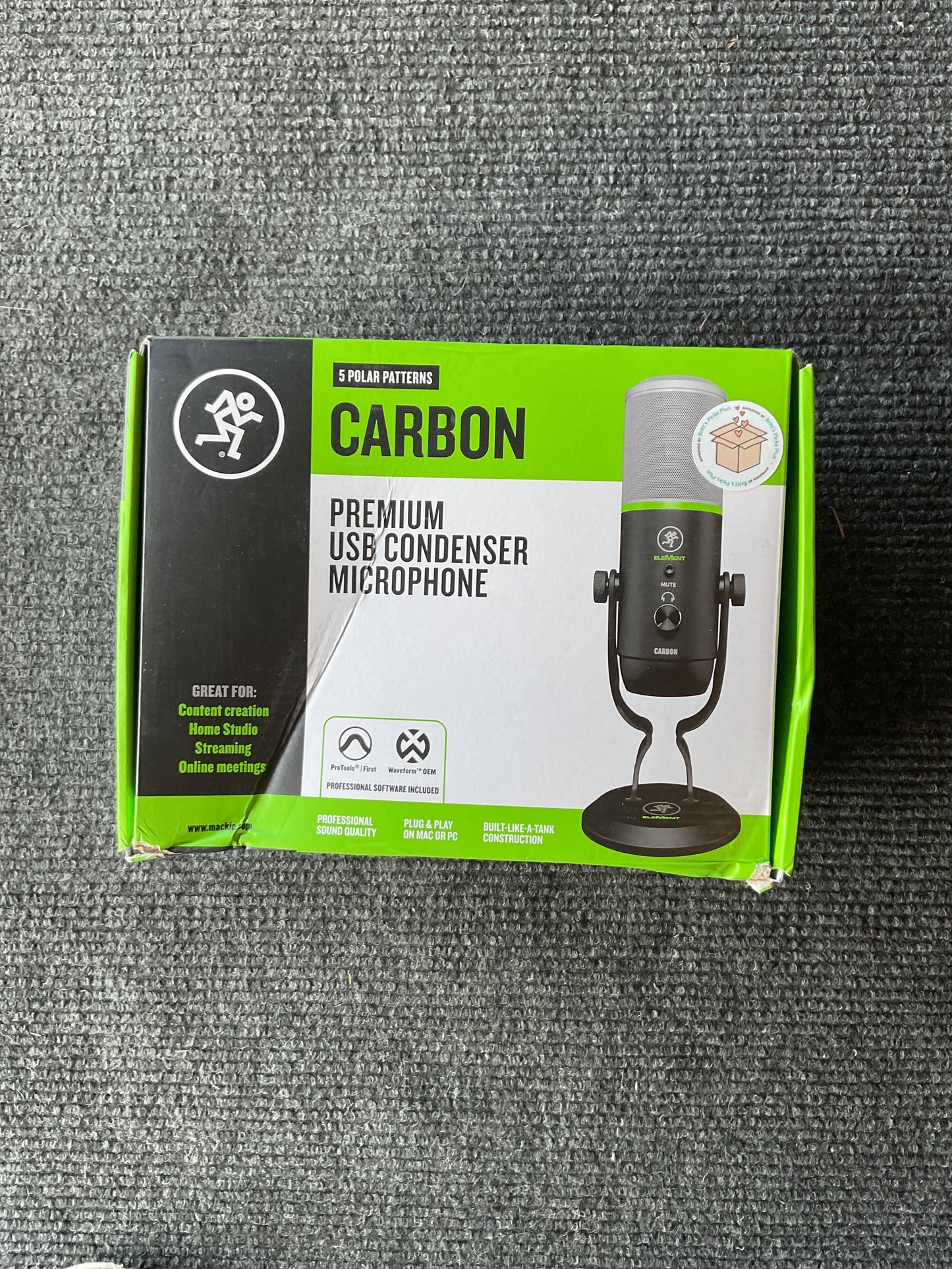 Mackie Carbon Premium USB Condenser Microphone for Content Creation, Live Streaming and Mobile Recording