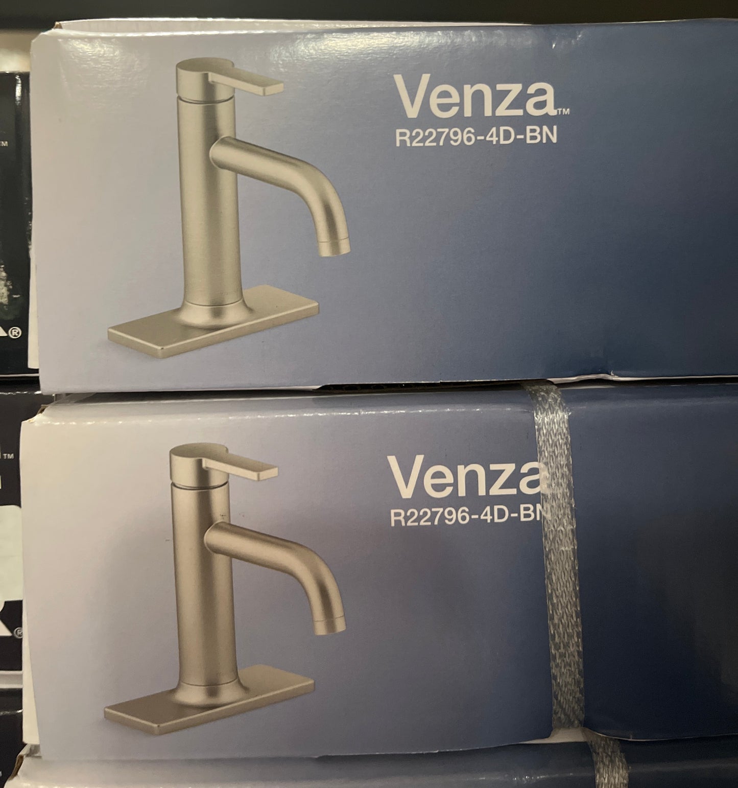 VENZA™ SINGLE CONTROL LAV FAUCET