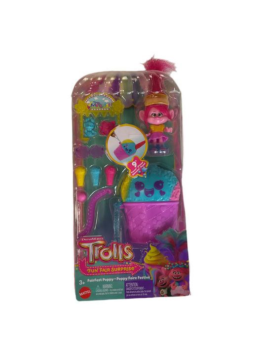 Mattel DreamWorks Trolls Fun Fair Surprise FairFest Small Doll & 10 Accessories, Carnival Food Popcorn Theme with Queen Poppy