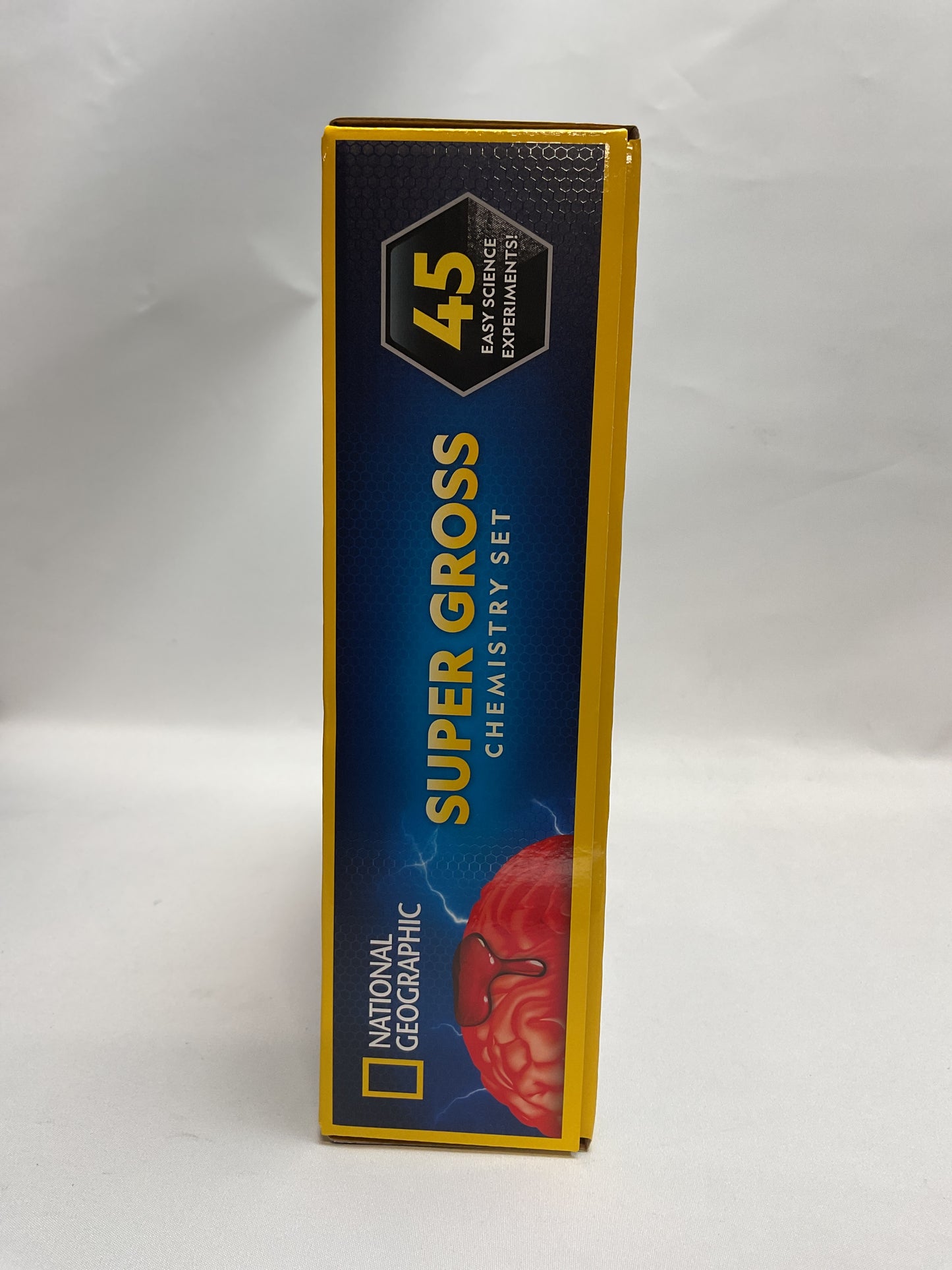 NATIONAL GEOGRAPHIC Gross Science Kit - 45 Gross Science Experiments- Dissect a Brain, Make Slime, Creepy STEM Project Gifts for Boys and Girls, Halloween Activities for Kids 8-12 (Amazon Exclusive)