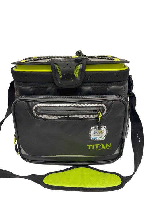 TITAN ZIPPERLESS COOLER