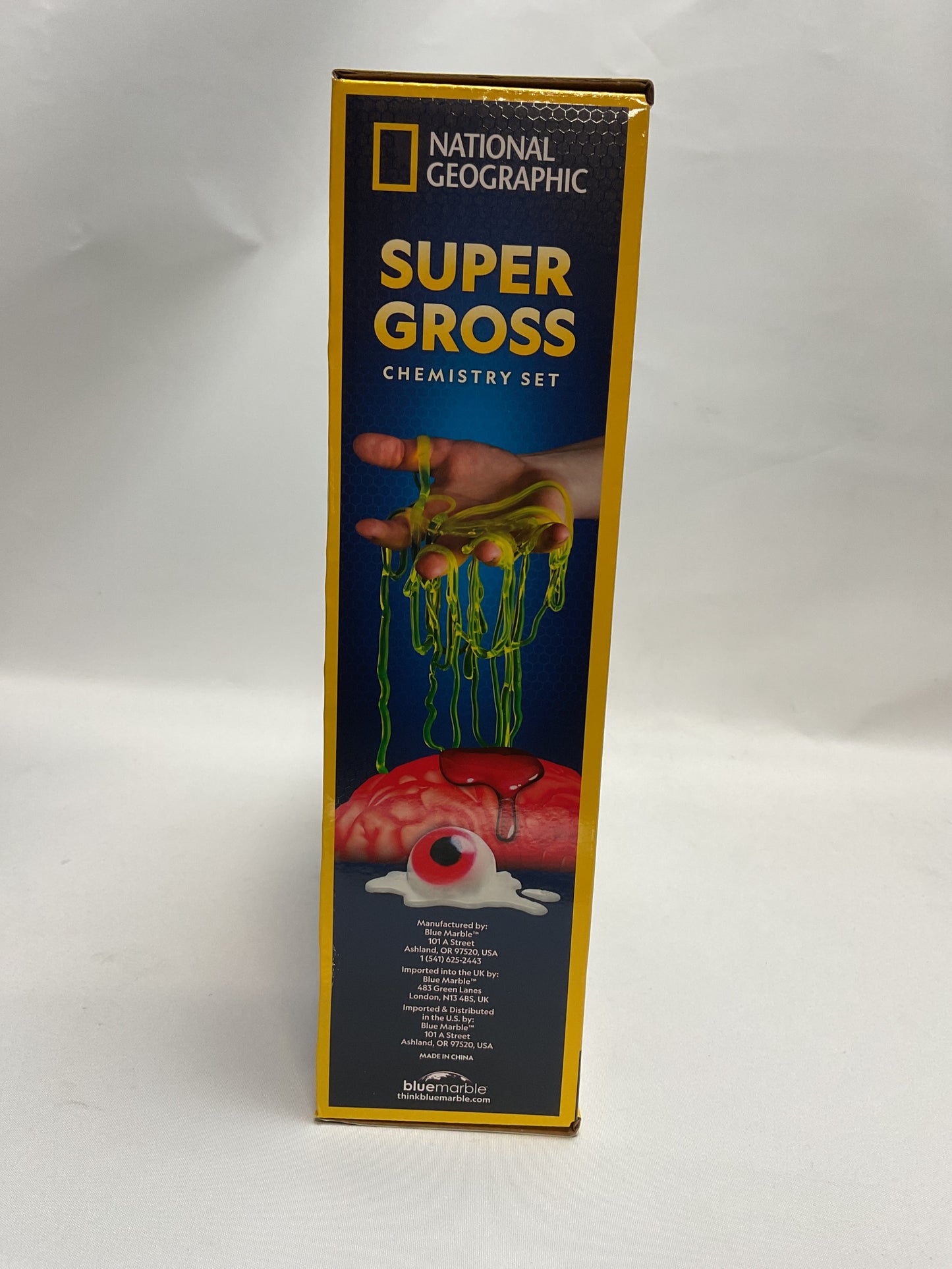 NATIONAL GEOGRAPHIC Gross Science Kit - 45 Gross Science Experiments- Dissect a Brain, Make Slime, Creepy STEM Project Gifts for Boys and Girls, Halloween Activities for Kids 8-12 (Amazon Exclusive)