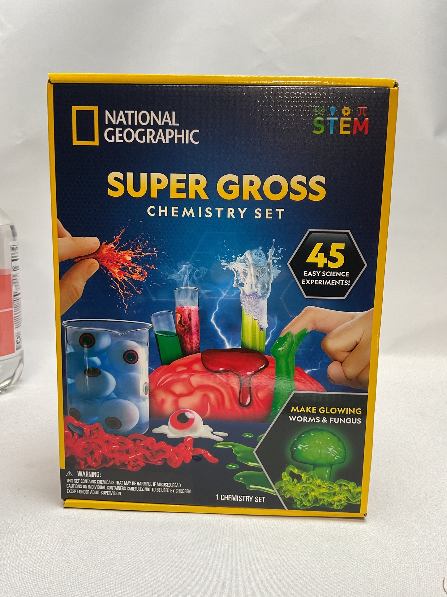 NATIONAL GEOGRAPHIC Gross Science Kit - 45 Gross Science Experiments- Dissect a Brain, Make Slime, Creepy STEM Project Gifts for Boys and Girls, Halloween Activities for Kids 8-12 (Amazon Exclusive)